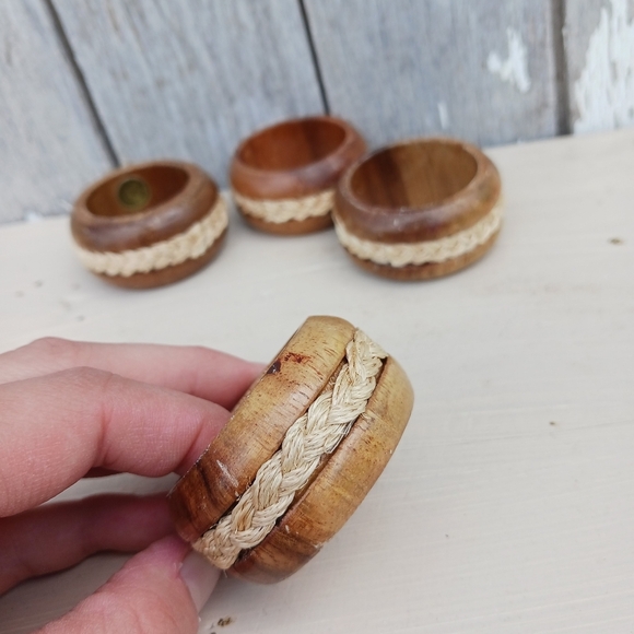 Vtg Wooden Farmhouse Rustic Napkin Rings Set Of 4 MCM Rope Detail Philippines - Picture 3 of 5